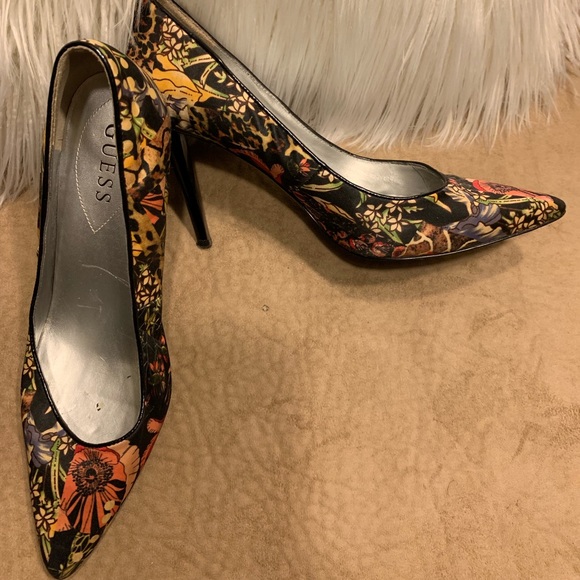 “Guess” by Marciano - Picture 4 of 7